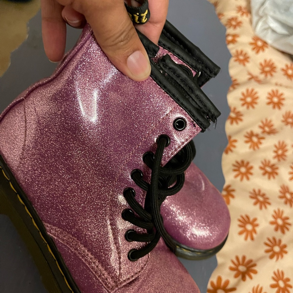 Dr marten kids pink glitter